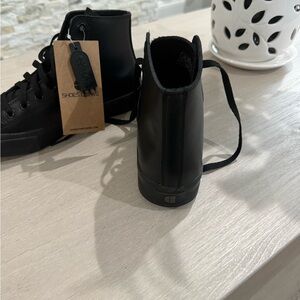 Sneakers black size 8